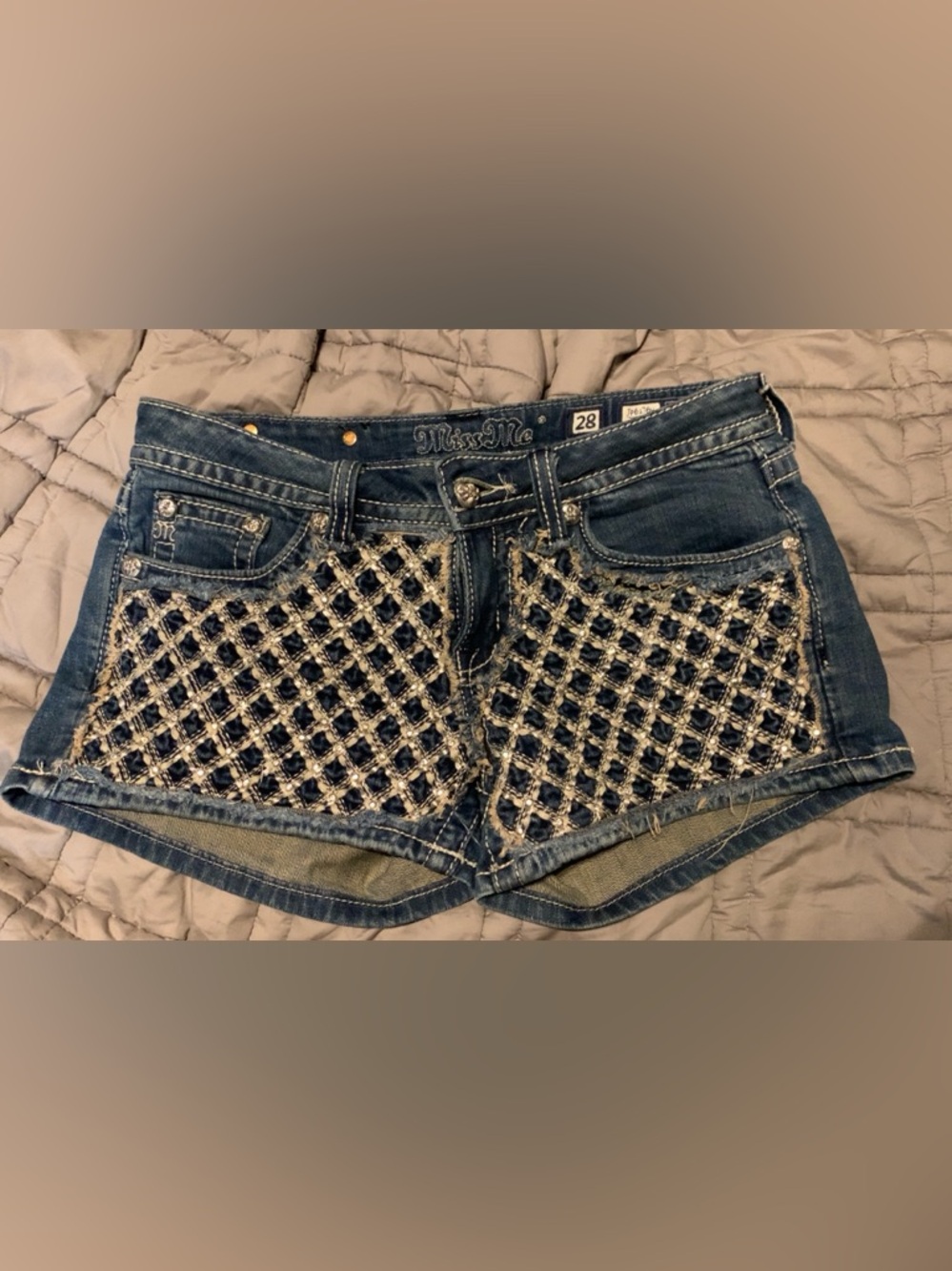 Miss Me Medium Blue Denim Cropped Jeans with Embellished Back Pocket - Picture 2 of 4